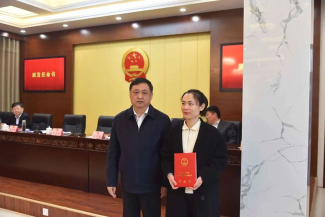 伊犁州最新干部任免，自然美景鼓舞下的干部任免之旅