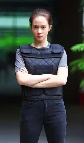 戰(zhàn)狼2辭演女演員背后的故事揭秘，深度探索電影情感與幕后風(fēng)云