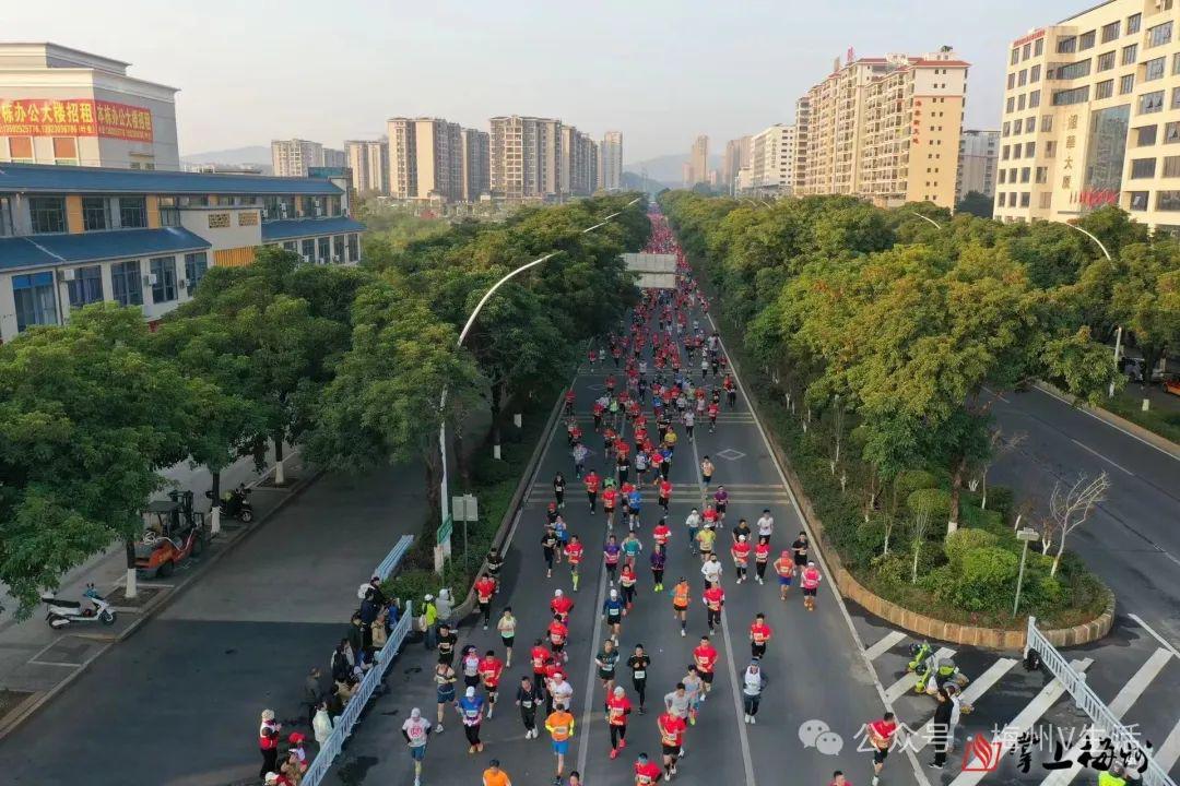 梅州馬拉松比賽，城市與跑者的共贏盛宴