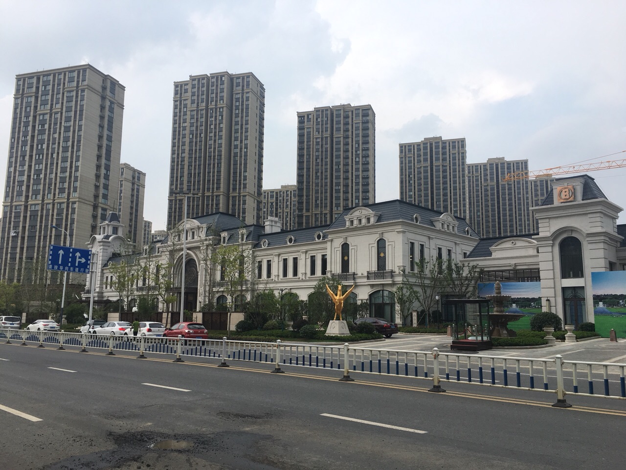 化龍巷上市，探索小巷獨(dú)特風(fēng)味，品味上市新篇章