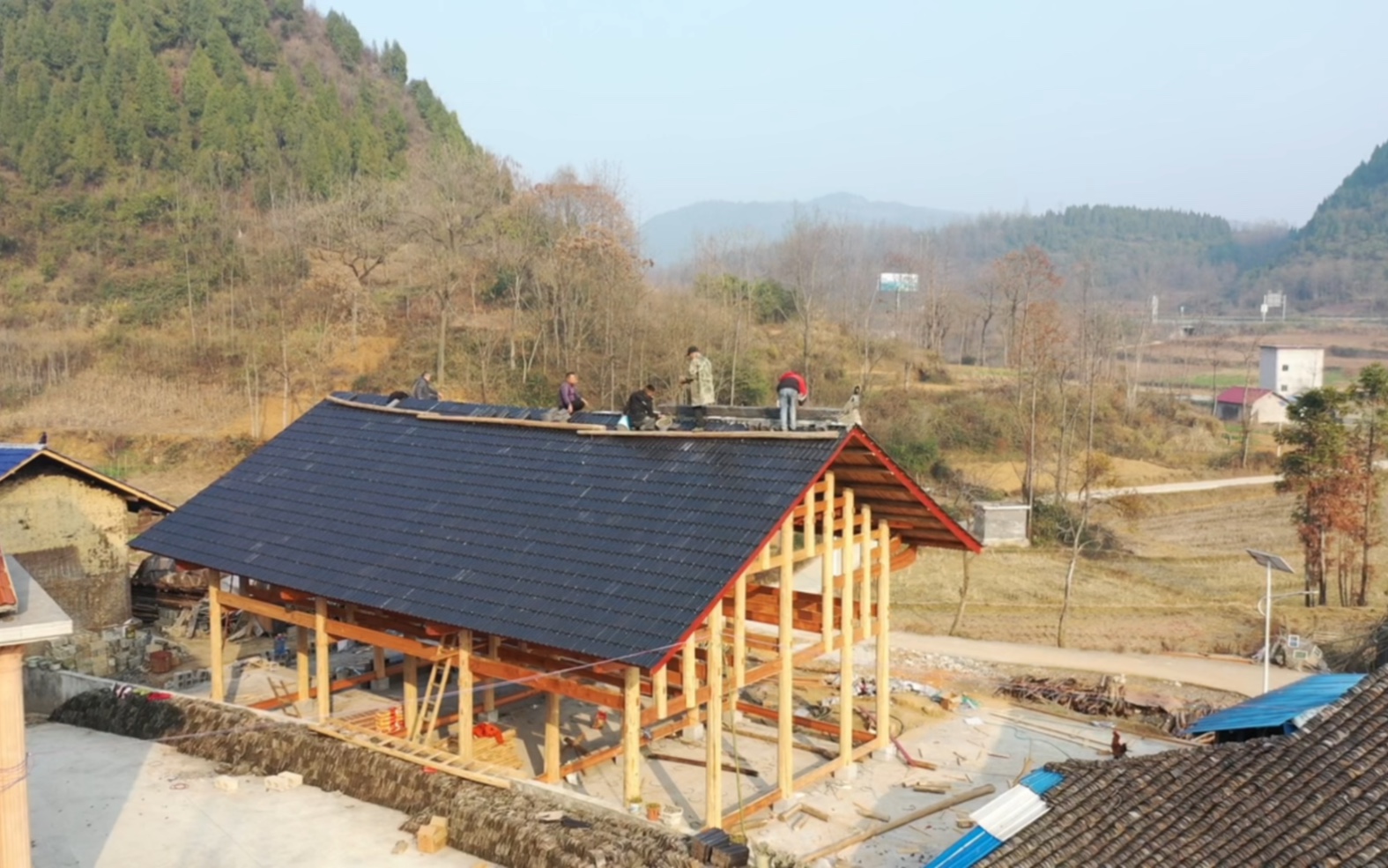最新農(nóng)村湘西木房子建造指南，步驟詳解與風(fēng)格展示
